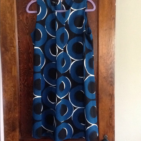 Dress - Picture 1 of 4